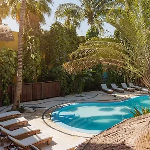 Exe El Pueblito Hotel